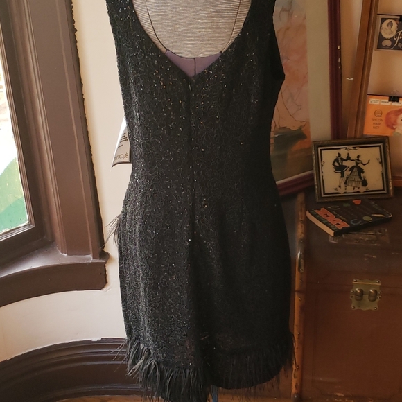 NWT Shelli Segal Elegant LBD w/ Feather Trim sz 16 - Picture 7 of 12